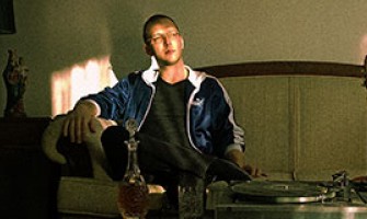 Murat Güçlü, indie pop ve elektro müziği harmanladı!