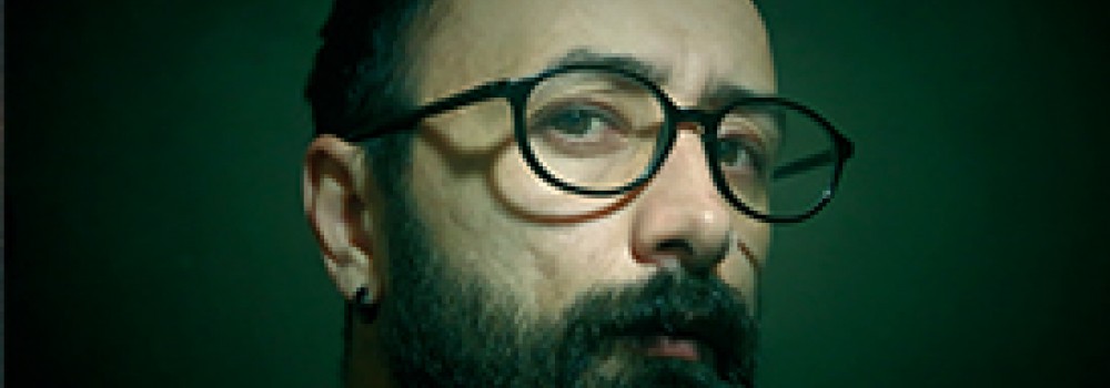 Vedat Özkaya, yepyeni şarkısının heyecanını yaşıyor! Vedat Özkaya, yepyeni şarkısının heyecanını yaşıyor!
