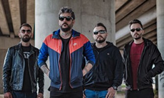 Aktör, yeni şarkısıyla sevenlerine sürpriz yaptı!