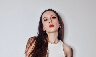 Alternatif Pop / Rock kulvarının sevilen isimlerinden Ezgi Yelen, “Numaramı Sakla” adlı yepyeni  şarkısını 7 Haziran’da yayımlıyor!