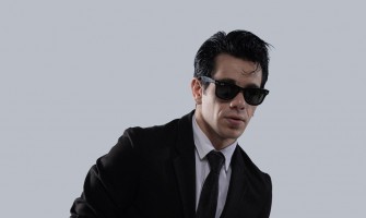 Alternatif pop ve alternatif rock sahnesinin öne çıkan isimlerinden Anıl Emre Daldal, “Veda” adını verdiği yeni şarkısı ile 31 Temmuz’da yayında olacak!
