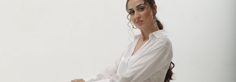 Aslı Yağız, “Zalimin Kapısı” adını verdiği yeni single çalışmasını 20 Şubat’ta dinleyicisiyle buluşturuyor!