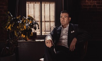 Aytekin Kemer merakla beklenen yeni şarkısı “YARINSIZIM BEN” ile 12 Aralık’ta yayında olacak!