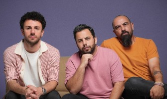 Başarılı müzik grubu Kaset, “Yarım Kalan Aşk” adlı yepyeni single çalışması ile 13 Mart’ta etkileyici bir geri dönüş yapıyor!