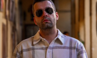 Burak Ertan, “Denizler Mavi Değildir” adlı yepyeni şarkısını 20 Şubat’ta piyasaya sunmaya hazırlanıyor!