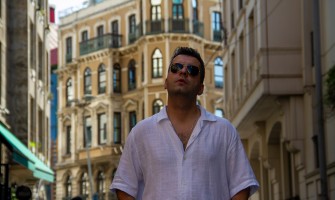 Burak Ertan, “Gülüşüne Ağlardım” adlı yepyeni şarkısı ile 15 Ağustos’ta yayında olacak!