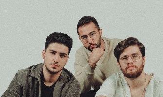 Daha İki Durak Var, “Deli Diyorlar” isimli yepyeni maxi-single çalışmasını 10 Nisan’da dinleyicisinin beğenisine sunuyor!