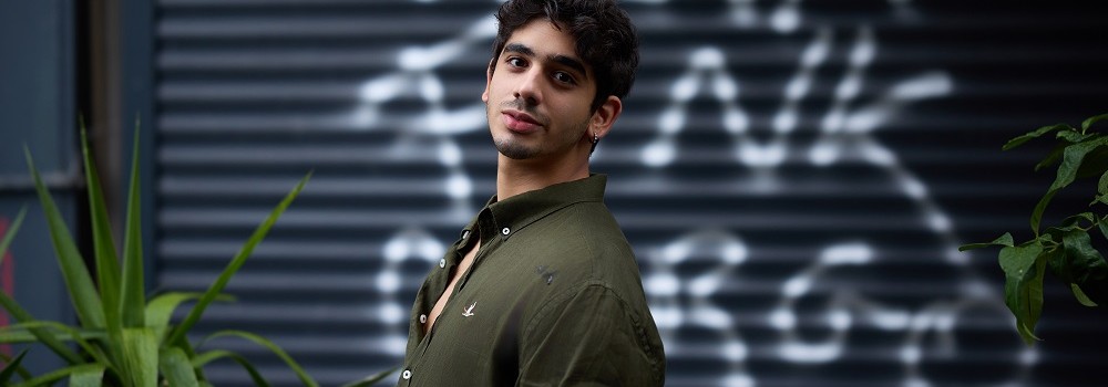 Efe Tezyel, yeni single çalışması “Düşünmedin mi?” ile 17 Nisan’da dinleyicisinin karşısına çıkıyor!