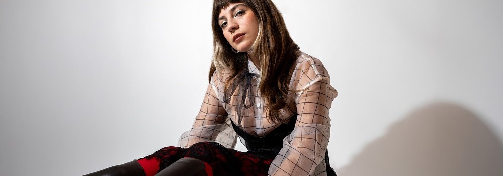 Elif Kozan’dan yepyeni bir şarkı sürprizi: “Delinin Zoru”, 28 Kasım’da müzikseverlerin beğenisine sunuluyor!