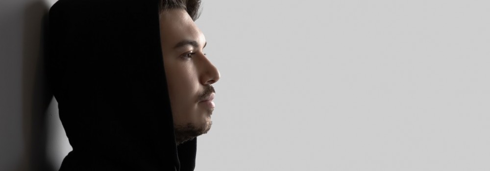 Fikri Aydın, uzun süren sessizliğini yepyeni single çalışması “Müsaadenle” ile 8 Mayıs’ta bozmaya hazırlanıyor!