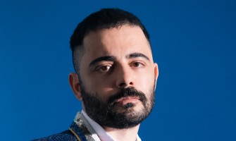 Hakan Kalgıdım, “Gönül Yarası” adını verdiği yepyeni single çalışmasını 23 Mayıs’ta dinleyicisiyle  buluşturmaya hazırlanıyor!