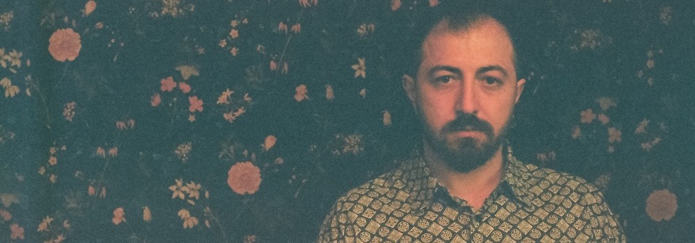 Harun Karagöz sevilen şarkılarına bir yenisini ekliyor: “tebeşirle yazılmış bazı yazılar”, 6 Mart’ta yayında!