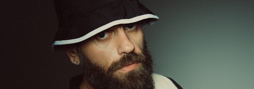 Hip Hop / Rap dünyasının güçlü kalemlerinden Hayki, “Sen Şimdi Yabancı” isimli yepyeni teklisi ile 18  Temmuz’da yayında!