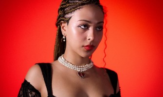 İrem Özen, “N’olur Ağlama” adlı yepyeni single çalışması ile 17 Ekim’de dinleyicisini duygusal bir yolculuğa çıkarıyor!