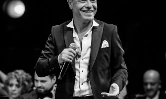 Levent Yüksel, “Bi’ Daha (30. Yıl Senfonik) - Live” adlı yepyeni teklisi ile 23 Mayıs’ta eşsiz bir konser  deneyimi yaşatıyor!