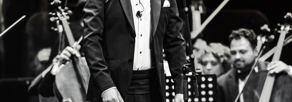 Levent Yüksel, eşsiz bir konser deneyimi yaşatan “Medcezir (30. Yıl Senfonik) – Live” adlı yepyeni teklisini 9 Mayıs’ta piyasaya sunuyor! Levent Yüksel, eşsiz bir konser deneyimi yaşatan “Medcezir (30. Yıl Senfonik) – Live” adlı yepyeni teklisini 9 Mayıs’ta piyasaya sunuyor!