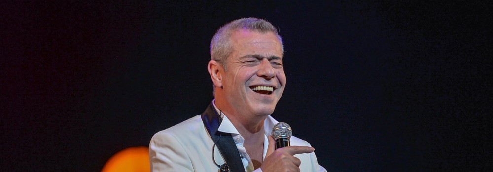 Levent Yüksel, eşsiz bir konser deneyimi yaşattığı serisine “Bu Gece Son (30. Yıl Senfonik) - Hierapolis  Live” ile 13 Haziran’da devam ediyor!