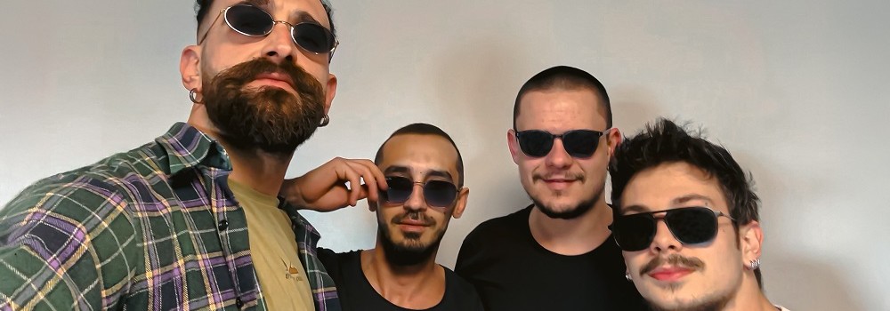 Müzik dünyasının sevilen gruplarından Dip, “Bahaneler” adını verdiği yepyeni single çalışması ile 3 Ekim’de geri dönüyor!