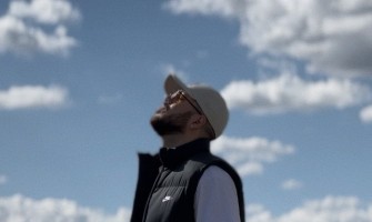 Rap müziğin üretken isimlerinden Zibo, “Gökyüzü Düşman” adlı yepyeni şarkısı ile 28 Haziran’da  sizlerle!