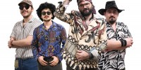 Retrobüs ve Emre Pehlivan’ın merakla beklenen düet çalışması “Merdiven Oyunu”, 15 Ağustos’ta yayında olacak!