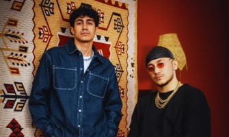 Robin ve Papa Benj, “KAL DİYE” adlı düet çalışmasını 7 Kasım’da dinleyicisiyle buluşturmaya hazırlanıyor!