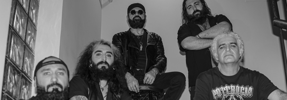 Rock müziğin başarılı grupları arasında yer alan Objektif, “Haydar Haydar”a getirdiği yepyeni yorumu  ile 7 Haziran’da müzikseverlerle buluşuyor!