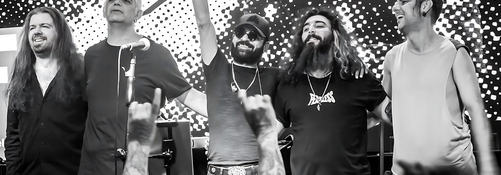 Rock müziğin köklü ve güçlü gruplarından Objektif, “Bayramlar” adlı yepyeni single çalışması ile 17 Ekim’de yayında olacak! Rock müziğin köklü ve güçlü gruplarından Objektif, “Bayramlar” adlı yepyeni single çalışması ile 17 Ekim’de yayında olacak!