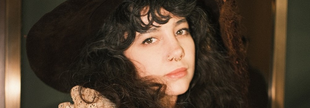 Selin Çıngır, “Hiç” adını verdiği yepyeni single çalışmasını 13 Mart’ta müzikseverlerin beğenisine sunmaya hazırlanıyor!