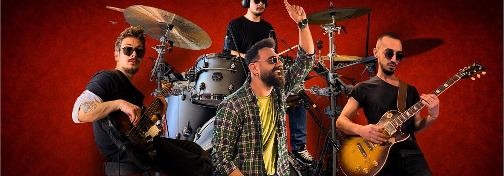 Sevilen müzik grubu Dip, “KOKU” isimli yepyeni single çalışmasını 6 Şubat’ta dinleyicisinin beğenisine sunmaya hazırlanıyor!