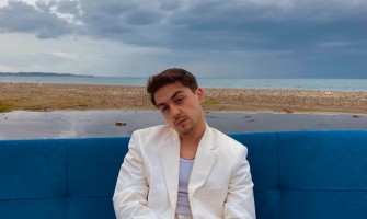 Sevilen sanatçı Hidayet Bozkurt, yeni single çalışması “SIZLAMADI İÇİ” ile 20 Şubat’ta yayında olacak!