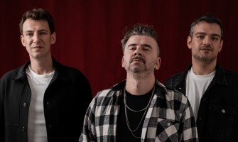 Türk alternatif rock müziğinin köklü temsilcilerinden Vera, “Depresya” isimli yepyeni single çalışması ile 17 Nisan’da yayında olacak!