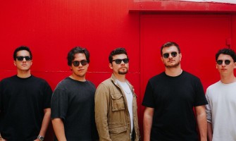 Türkçe rock sahnesinin yükselen ismi Karambol, sevilen şarkılarına bir yenisi ekliyor: “Geçmişim Evim  Gibi”, 2 Ekim’de sizlerle!