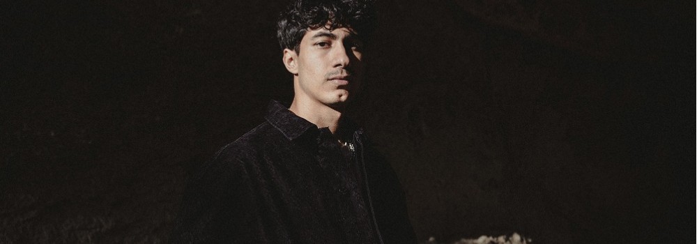Üretken sanatçı Robin, “geçmiş” adını verdiği yepyeni single çalışmasını 10 Ekim’de piyasaya sunuyor! Üretken sanatçı Robin, “geçmiş” adını verdiği yepyeni single çalışmasını 10 Ekim’de piyasaya sunuyor!
