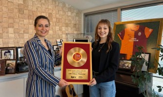 Zeyysıla’ya “Çocukluk Aşkımsın” ile 100 Milyon Dinlenme Başarısı